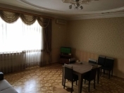 İcarəyə verilir 3 otaqlı 100 m2 yeni tikili Binəqədi r.