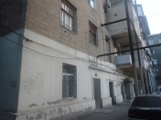 Satılır 1 otaqlı 29 m2 köhnə tikili Yasamal r.