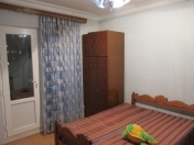 Satılır 3 otaqlı 75 m2 köhnə tikili İnşaatçılar m.