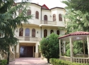 Satılır 10 otaqlı 600 m2 həyət evi 8 mkr