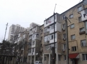 Satılır 3 otaqlı 75 m2 köhnə tikili İnşaatçılar m.