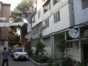 Satılır 3 otaqlı 65 m2 köhnə tikili İnşaatçılar m.