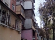 Satılır 1 otaqlı 30 m2 köhnə tikili Moskva univermağı