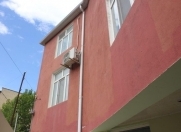 İcarəyə verilir 5 otaqlı 210 m2 həyət evi İnşaatçılar m.