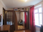Satılır 2 otaqlı 45 m2 köhnə tikili Elmlər Akademiyası m.