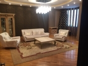 İcarəyə verilir 4 otaqlı 174 m2 yeni tikili Bakı Dövlət Universiteti