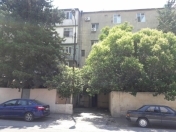 İcarəyə verilir 1 otaqlı 40 m2 köhnə tikili Ayna Sultanova heykəli