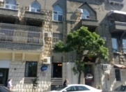 Satılır 2 otaqlı 60 m2 köhnə tikili Azərbaycan kinoteatrı