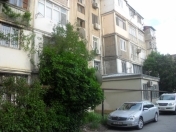 Satılır 3 otaqlı 65 m2 köhnə tikili Yasamal r.
