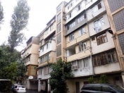 Satılır 3 otaqlı 60 m2 köhnə tikili Elmlər Akademiyası m.