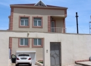 İcarəyə verilir 5 otaqlı 200 m2 həyət evi Badamdar