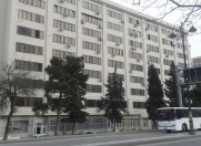 Satılır 3 otaqlı 70 m2 köhnə tikili Yasamal r.