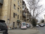 Satılır 3 otaqlı 80 m2 köhnə tikili Elmlər Akademiyası m.