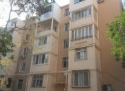 Satılır 3 otaqlı 80 m2 köhnə tikili İnşaatçılar m.
