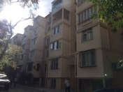 Satılır 3 otaqlı 70 m2 köhnə tikili İnşaatçılar m.