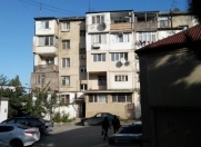 Satılır 1 otaqlı 30 m2 köhnə tikili İnşaatçılar m.