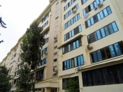 Satılır 5 otaqlı 125 m2 köhnə tikili Ayna Sultanova heykəli