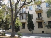 Satılır 2 otaqlı 60 m2 köhnə tikili Elmlər Akademiyası m.