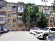 Satılır 2 otaqlı 50 m2 köhnə tikili Elmlər Akademiyası m.