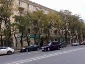 Satılır 2 otaqlı 60 m2 köhnə tikili Elmlər Akademiyası m.