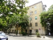 Satılır 3 otaqlı 88 m2 köhnə tikili Elmlər Akademiyası m.