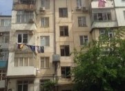 Satılır 3 otaqlı 65 m2 köhnə tikili 4 mkr