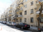 Satılır 2 otaqlı 48 m2 köhnə tikili Elmlər Akademiyası m.