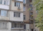 Satılır 3 otaqlı 80 m2 köhnə tikili Elmlər Akademiyası m.