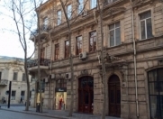 İcarəyə verilir 3 otaqlı 110 m2 köhnə tikili Sahil m.