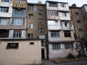 Satılır 3 otaqlı 90 m2 köhnə tikili Elmlər Akademiyası m.