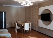 Satılır 3 otaqlı 126 m2 yeni tikili Ukrayna dairəsi