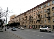 Satılır 2 otaqlı 60 m2 köhnə tikili Yasamal r.