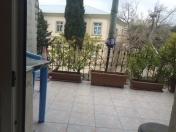 Satılır 3 otaqlı 82 m2 köhnə tikili Yasamal r.