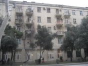 Satılır 3 otaqlı 80 m2 köhnə tikili Nizami m.