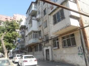 Satılır 1 otaqlı 35 m2 köhnə tikili Ayna Sultanova heykəli