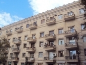 İcarəyə verilir 6 otaqlı 270 m2 köhnə tikili 28 May m.