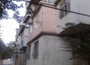 Satılır 3 otaqlı 70 m2 köhnə tikili 3 mkr