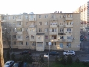 Satılır 3 otaqlı 85 m2 köhnə tikili İnşaatçılar m.