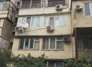 Satılır 3 otaqlı 75 m2 köhnə tikili Yasamal r.