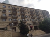 İcarəyə verilir 3 otaqlı 90 m2 köhnə tikili Ayna Sultanova heykəli