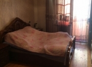 Satılır 3 otaqlı 70 m2 köhnə tikili Ukrayna dairəsi