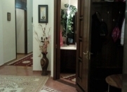 Satılır 6 otaqlı 315 m2 köhnə tikili Axundov bağı