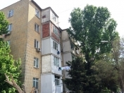 Satılır 2 otaqlı 45 m2 köhnə tikili Elmlər Akademiyası m.