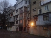 Satılır 1 otaqlı 30 m2 köhnə tikili İnşaatçılar m.