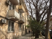 Satılır 4 otaqlı 112 m2 köhnə tikili Yasamal r.