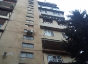 Satılır 1 otaqlı 50 m2 köhnə tikili Zərifə Əliyeva adına park