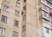 Satılır 4 otaqlı 96 m2 köhnə tikili Ukrayna dairəsi