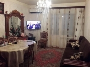 Satılır 3 otaqlı 62 m2 köhnə tikili Ayna Sultanova heykəli