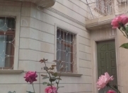 İcarəyə verilir 5 otaqlı 540 m2 həyət evi Azadlıq prospekti m.