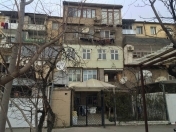 Satılır 3 otaqlı 54 m2 köhnə tikili İnşaatçılar m.